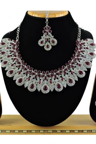 Multicolor designer function wear ad necklace set