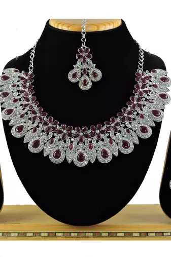 Multicolor designer function wear ad necklace set