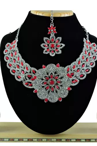 Red designer function wear ad necklace set