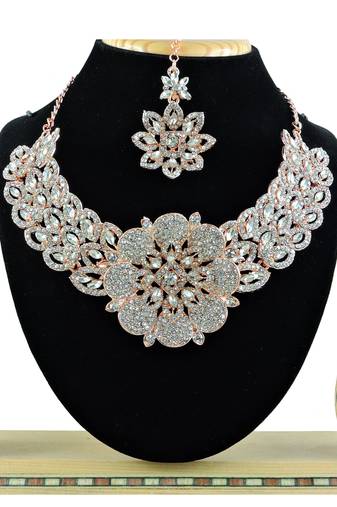 Multicolor designer function wear ad necklace set