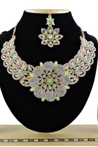 Multicolor designer function wear ad necklace set