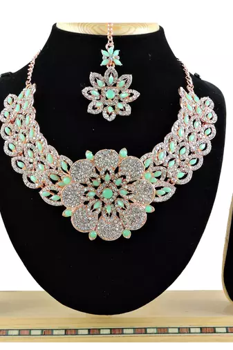 Green designer function wear ad necklace set