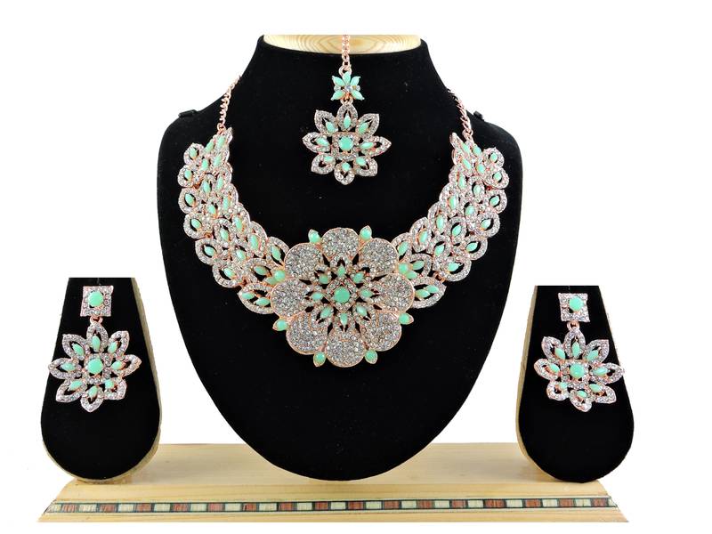 Green designer function wear ad necklace set