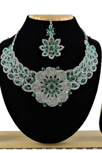 Green designer function wear ad necklace set