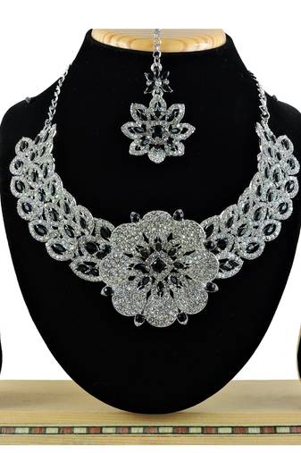 Black designer function wear ad necklace set