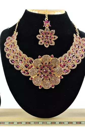 Multicolor designer function wear ad necklace set