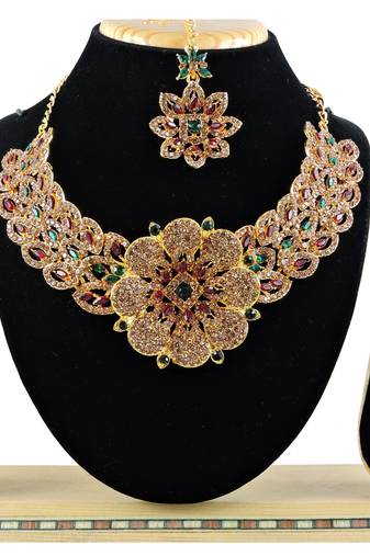 Multicolor designer function wear ad necklace set
