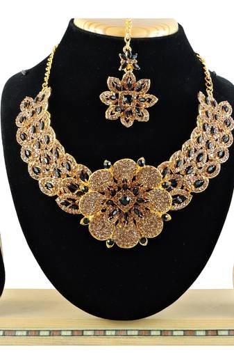 Black designer function wear ad necklace set