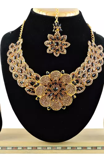 Black designer function wear ad necklace set