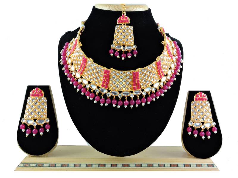 Multicolor designer function wear ad necklace set