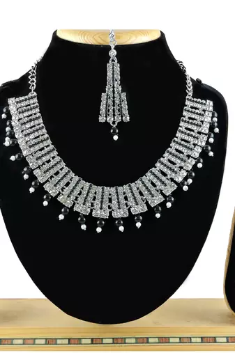 Black designer function wear ad necklace set