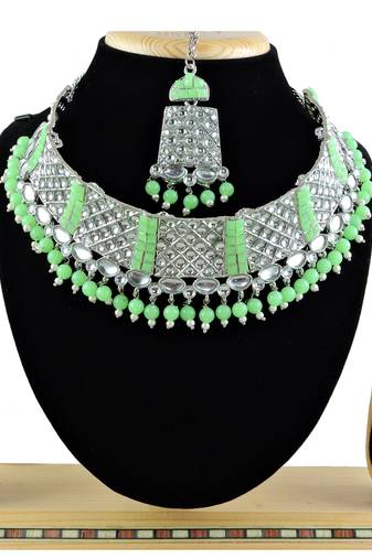 Multicolor designer function wear ad necklace set