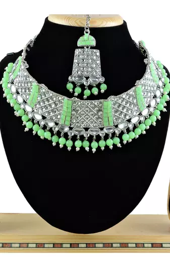 Multicolor designer function wear ad necklace set