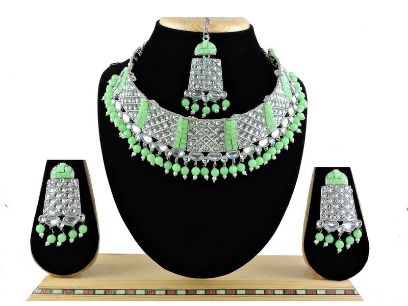 Multicolor designer function wear ad necklace set