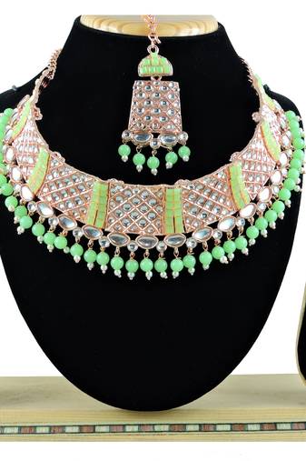Multicolor designer function wear ad necklace set