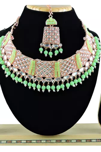 Multicolor designer function wear ad necklace set
