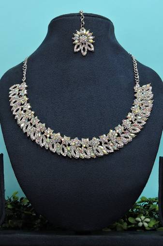 Multicolor designer function wear ad necklace set