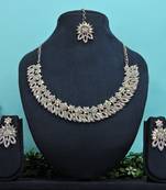 Multicolor designer function wear ad necklace set