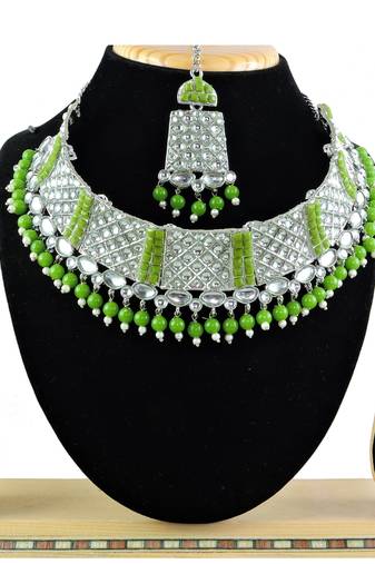 Multicolor designer function wear ad necklace set