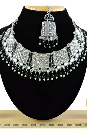 Black designer function wear ad necklace set