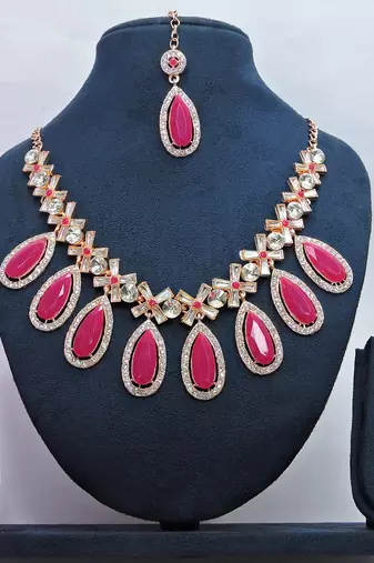 Red designer function wear ad necklace set