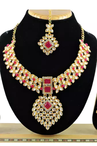 Red designer function wear ad necklace set
