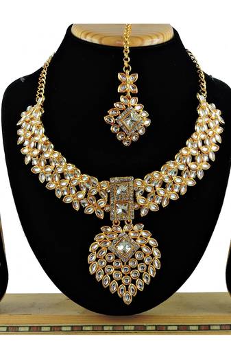Multicolor designer function wear ad necklace set