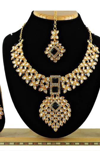 Black designer function wear ad necklace set