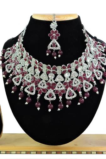 Multicolor designer function wear ad necklace set
