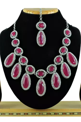 Red designer function wear ad necklace set