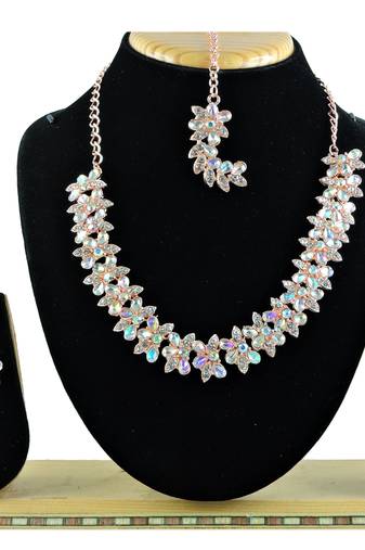 Multicolor designer function wear ad necklace set
