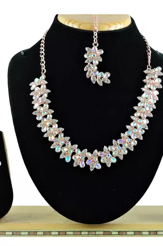 Multicolor designer function wear ad necklace set