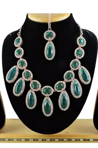 Green designer function wear ad necklace set