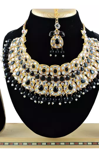 Black designer function wear ad necklace set
