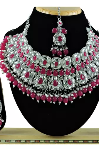 Red designer function wear ad necklace set