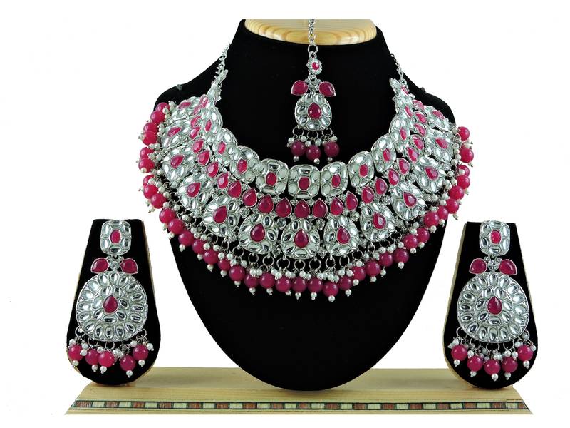 Red designer function wear ad necklace set