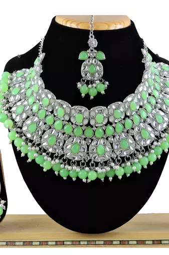 Multicolor designer function wear ad necklace set