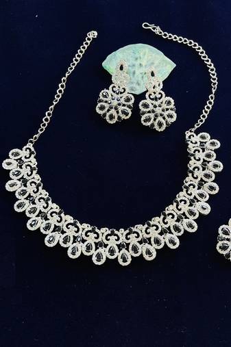 Black designer function wear ad necklace set
