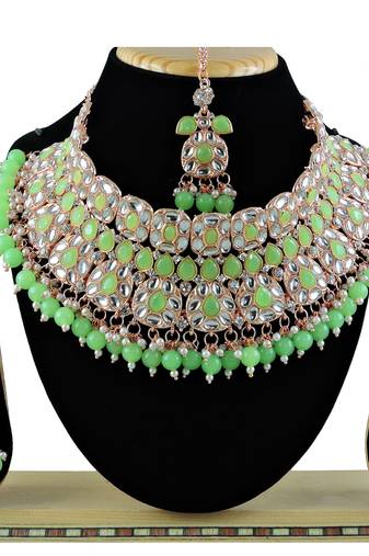 Multicolor designer function wear ad necklace set