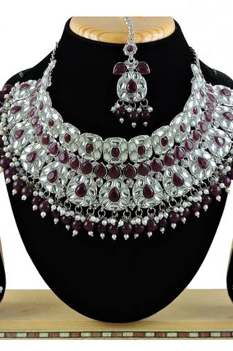 Multicolor designer function wear ad necklace set