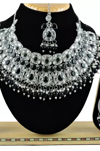Black designer function wear ad necklace set