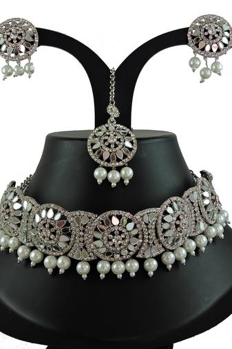 Multicolor designer function wear ad necklace set