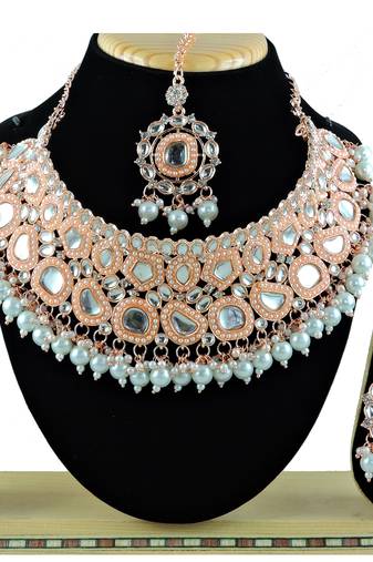 Multicolor designer function wear ad necklace set