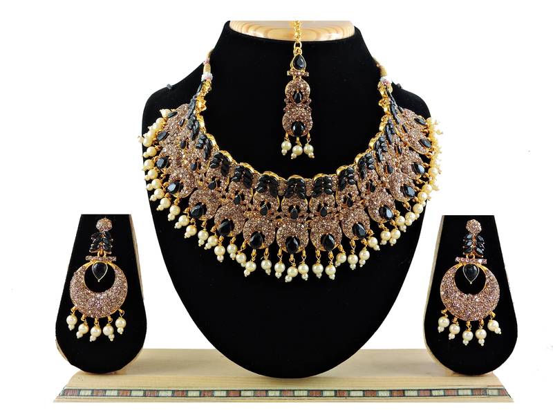 Black designer function wear ad necklace set