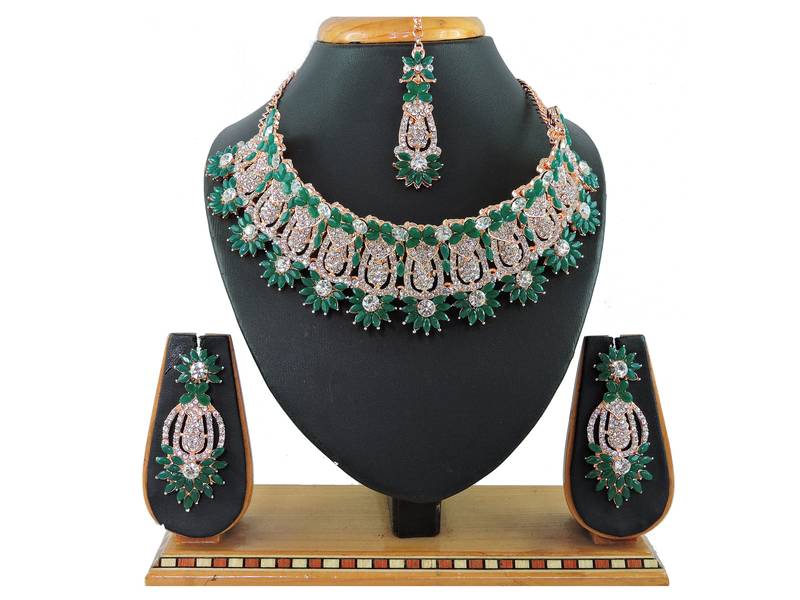 Green designer function wear ad necklace set