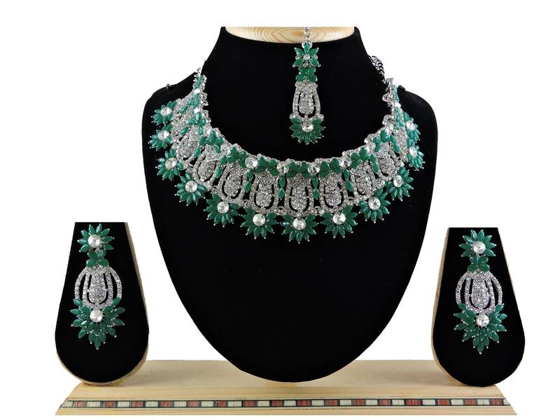 Green designer function wear ad necklace set