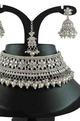 Multicolor designer function wear ad necklace set