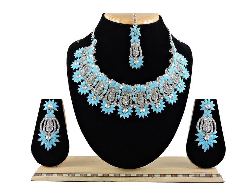 Turquoise designer function wear ad necklace set