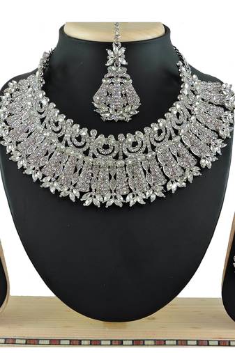 Multicolor designer function wear ad necklace set