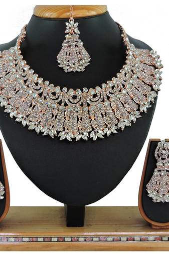 Multicolor designer function wear ad necklace set